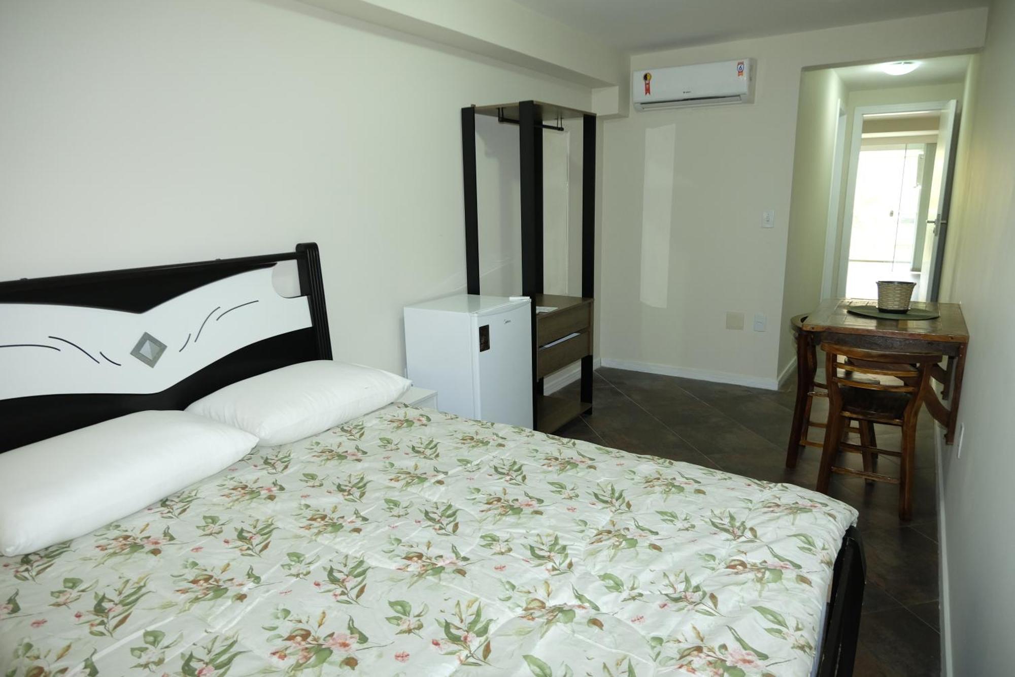 Hostel Toca Da Moreia Бомбиньяс Экстерьер фото