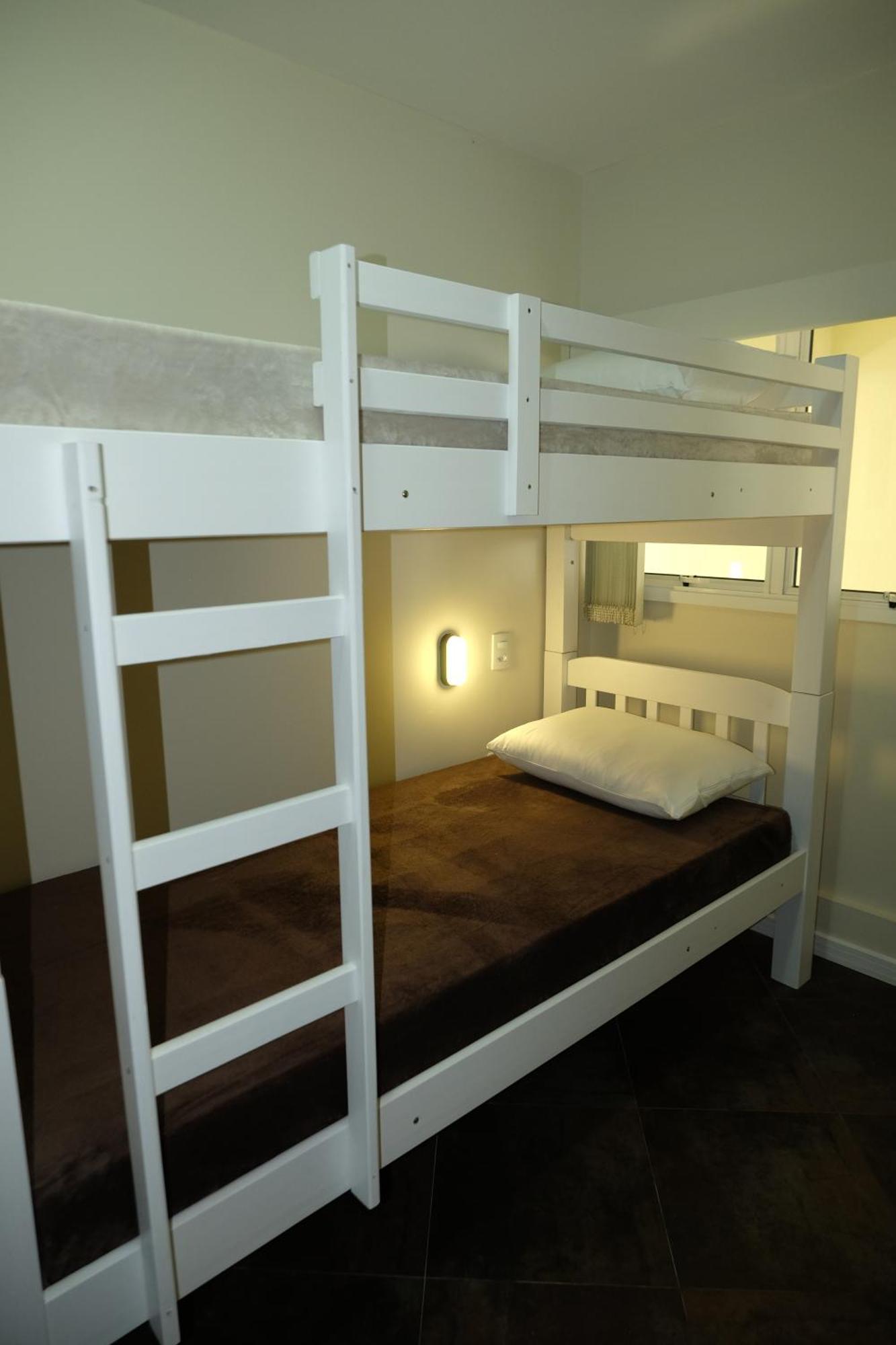 Hostel Toca Da Moreia Бомбиньяс Экстерьер фото