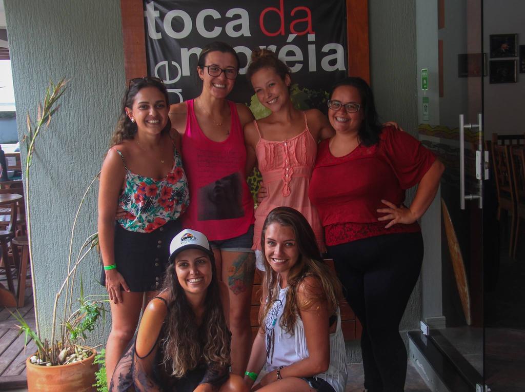 Hostel Toca Da Moreia Бомбиньяс Экстерьер фото